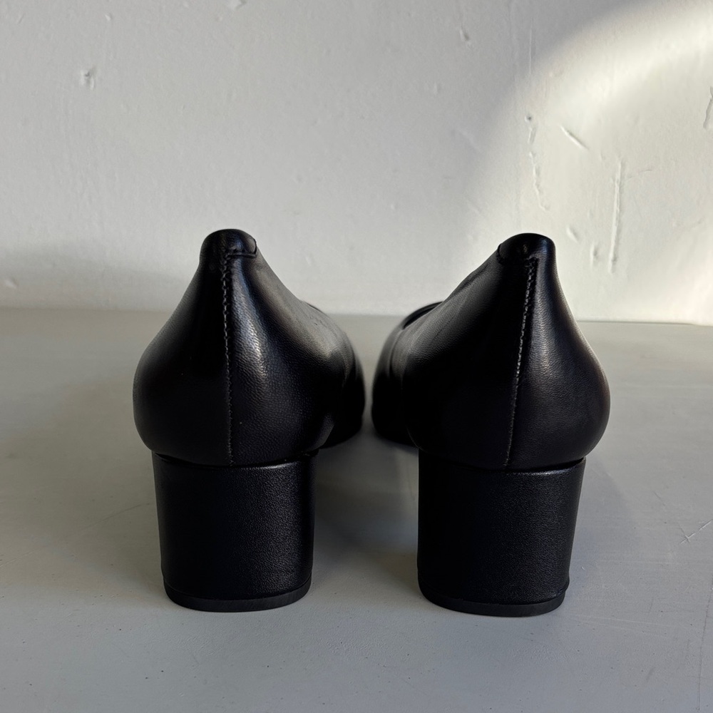 Trotters Kari Black Leather Block Pumps - Picture 5 of 8